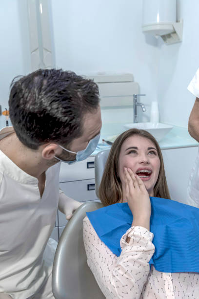 Best Urgent Tooth Repair  in Dyersville, IA